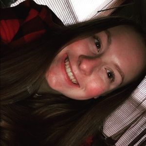 Meet your Posher, Caitlin